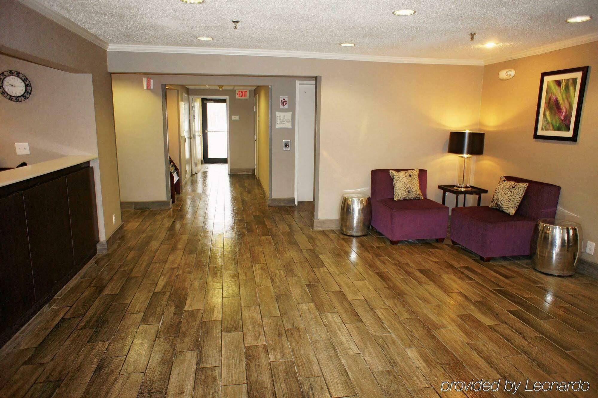 La Quinta By Wyndham Cleveland - Airport North Hotell Exteriör bild